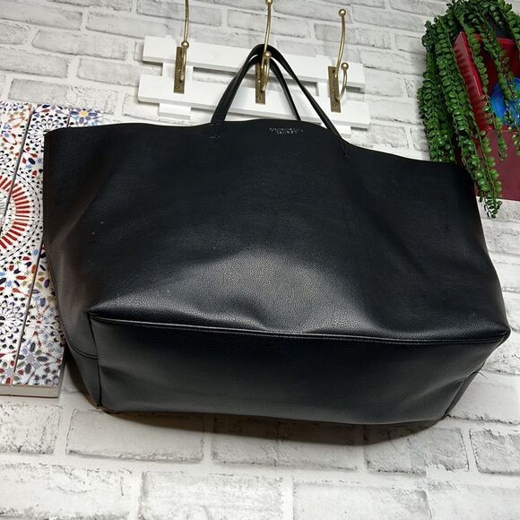 Victoria`s Secret XL Open Tote Bag Faux Leather Black Beach Bag Pool - Picture 3 of 5